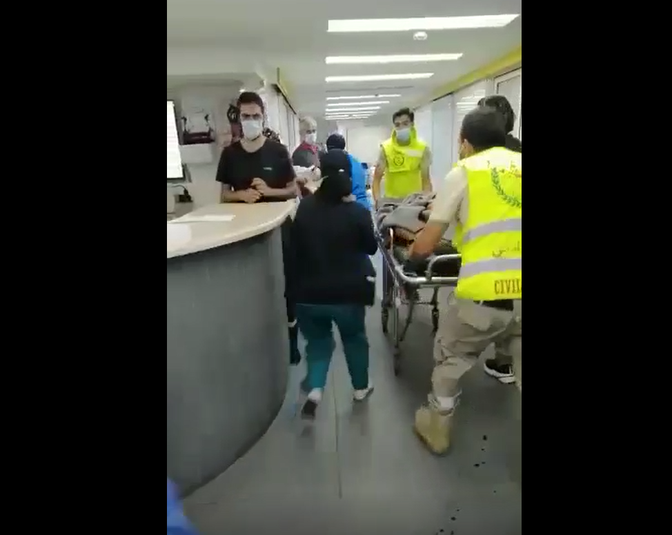 بالفيديو -  دماء وحالة فوضى ورعب داخل أحد مستشفيات بيروت