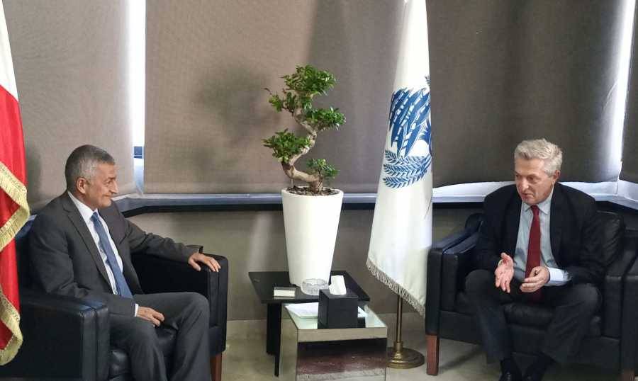 الخليل يتابع "مواجهة الأزمات"
