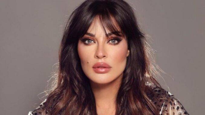 ما رأيكم بـ لوك نادين نسيب نجيم  الجديد؟