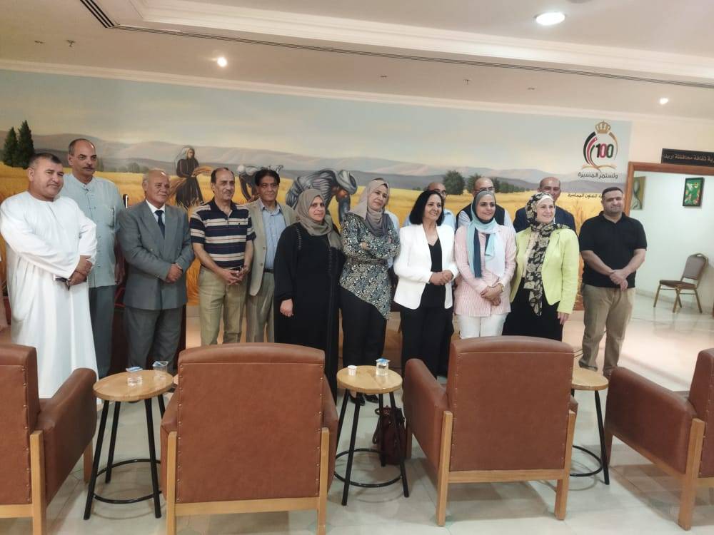 الجياد يحتفي باشهر كتاب (بين شروقها وغروبها) للأديب السوري طارق  القطف