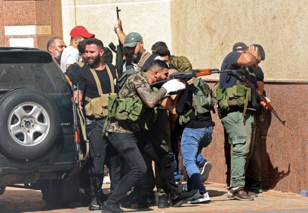 نولاند سألت عمّا يجري... الفرنسيّون مُرتابون... والرؤساء يدعون للتهدئة