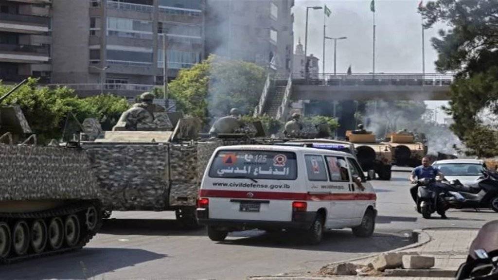 الشارع يُوقظ الفتنة... عون يتصل ببري وجعجع طالباً التهدئة
الثنائي الشيعي : بعد مجزرة الخميس لن نقبل بأقلّ من «الاطاحة بالبيطار»... وهذه السيناريوهات المرجّحة!
هل يختم القاضي الجريء المسيرة من مُحقق الى مطلوب بتخريجة «تمّت تنحيته قضائياً لا سياسياً>؟