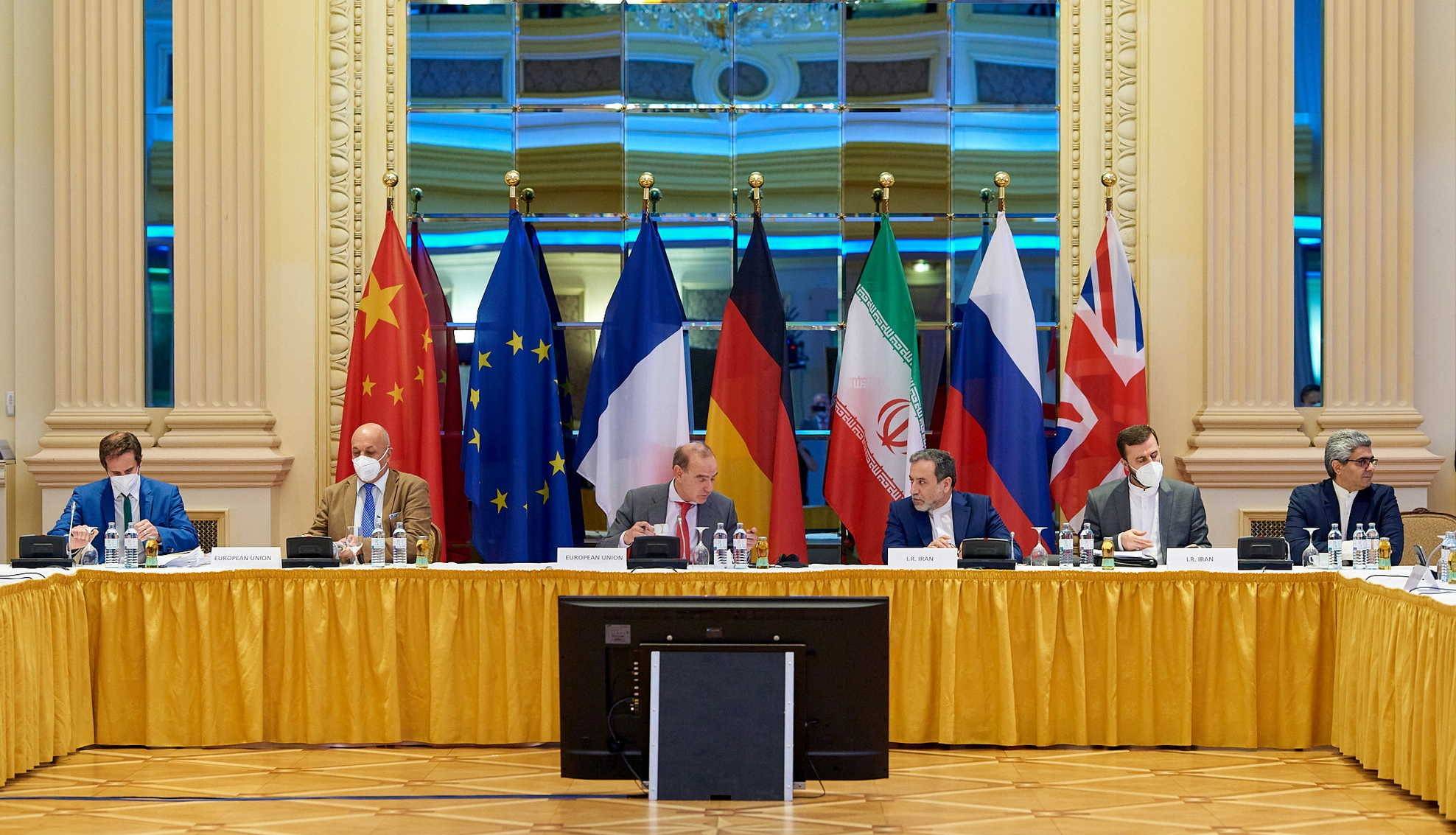 ايران تعلن استئناف المفاوضات مع القوى الدولية