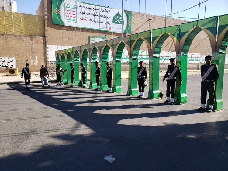 حشود يمنية في صنعاء احتفالاً بالمولد النبوي الشريف