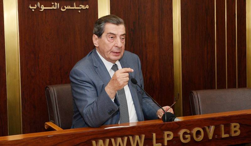 هذا ما قاله الفرزلي عن مقاعد الإغتراب