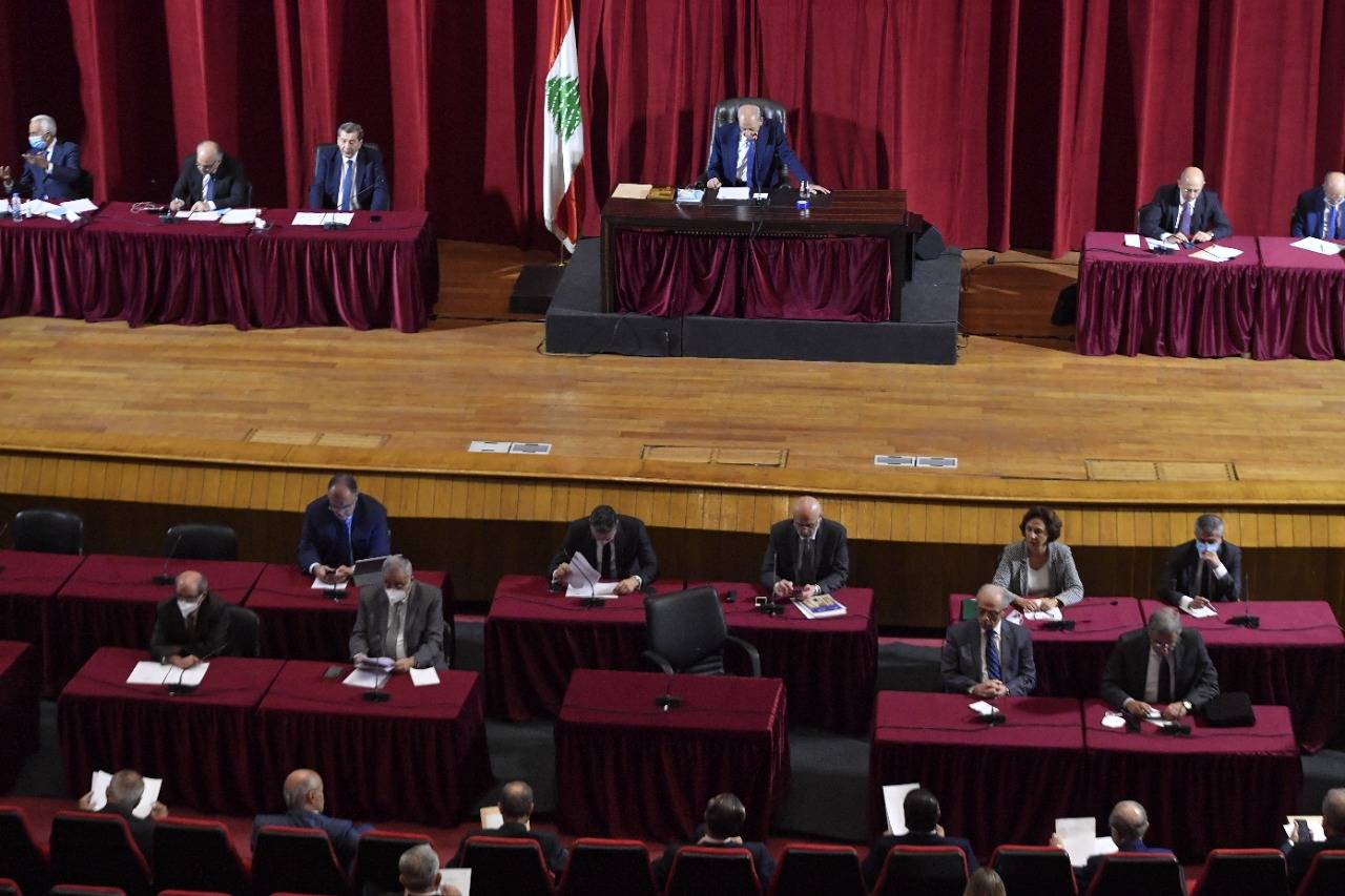المجلس يقرّ الانتخابات في 27 آذار وتصويت المغتربين لـ 128 نائباً
التيّار يُهدّد بالطعن امام المجلس الدستوري... وبرّي: «ما حدا يهددني»
ميقاتي: سنعمل لاجراء الانتخابات في موعدها وستكون سليمة وشفّافة