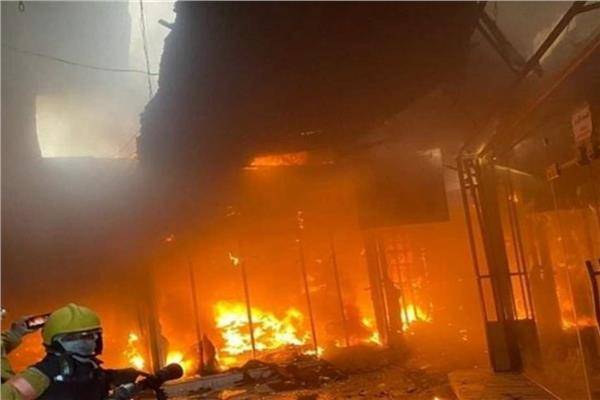حريق هائل في إحدى محطات كهرباء ميناء بندر عباس جنوب إيران