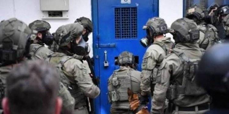 قوات الإحتلال تقتحم سجن جلبوع وتعتدي على الأسرى الفلسطينيين