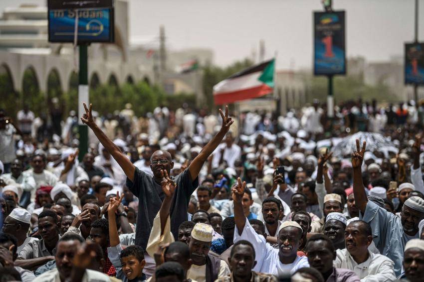 كم بلغ عدد القتلى والجرحى في احتجاجات السودان؟