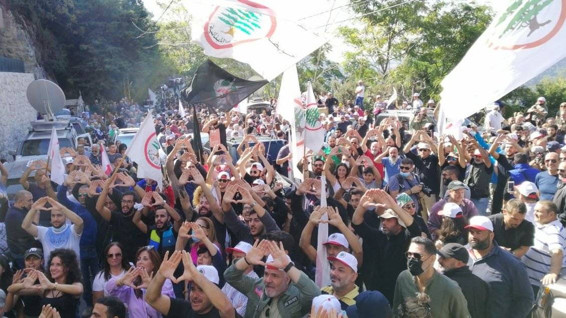 بالصور: يوم "قواتي" طويل.. وليحققوا مع من غزا عين الرمانة