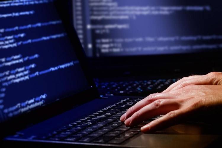 مجموعة "هاكرز" إيرانية تكشف تفاصيل شخصية لجنود
