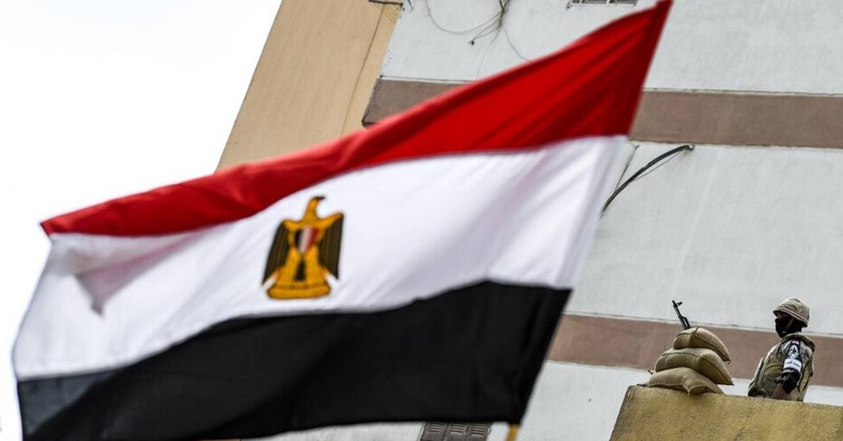 كيف علّق أحد رموز نظام مبارك على قرار السيسي إلغاء حالة الطوارئ؟
