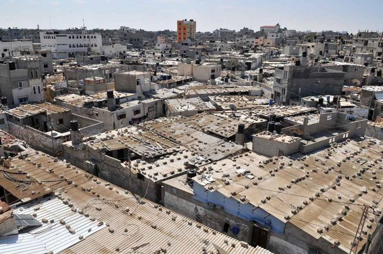 الإمارات تدفع رواتب موظفي غزة