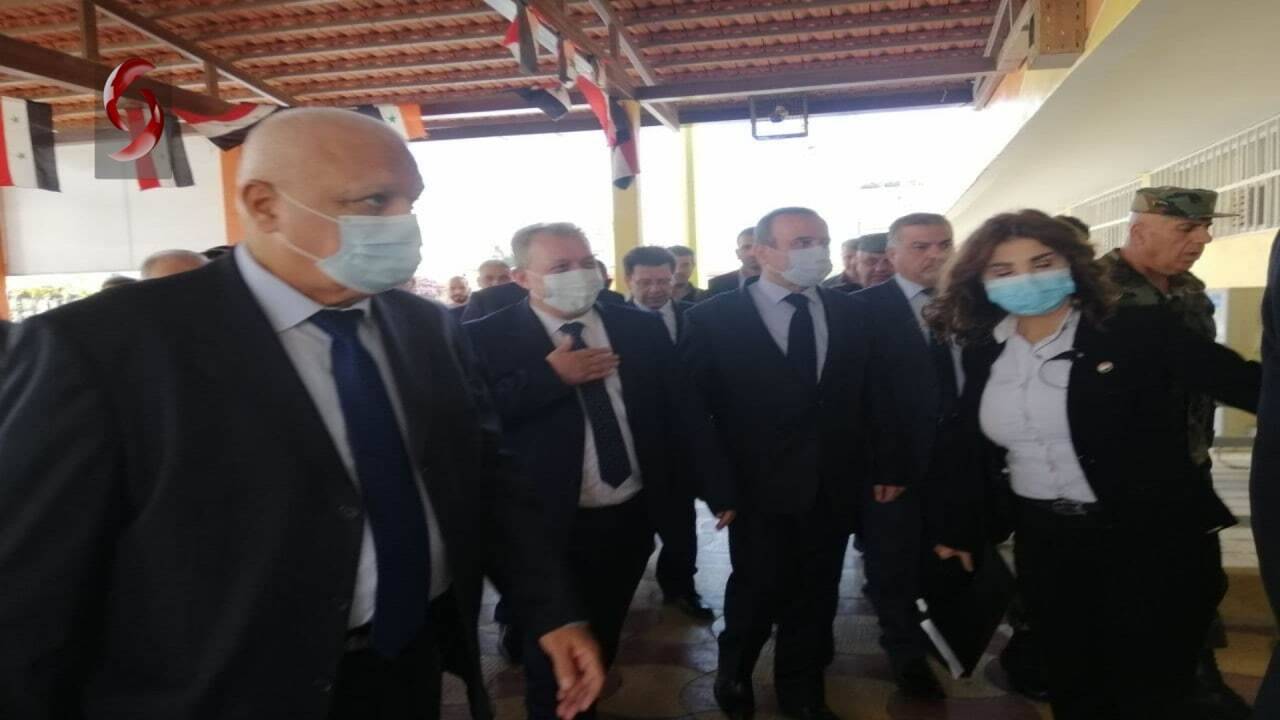 رئيس الحكومة السوري يزور درعا على رأس وفد حكومي