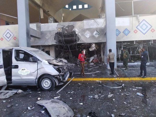 سقوط قتلى وجرحى بانفجار في محيط مطار عدن الدولي