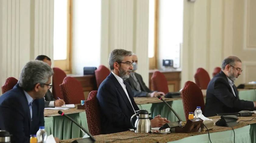 طهران تعلن استئناف المفاوضات النووية دون
مشاركة أميركية وواشنطن تبدي استعدادها للعودة