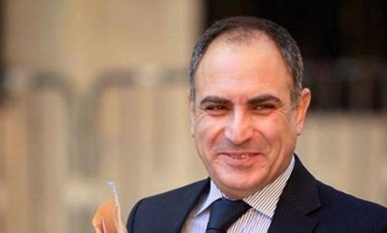 "استقالة وزير تطرح بعض النقاط"... تغريدة من أسود