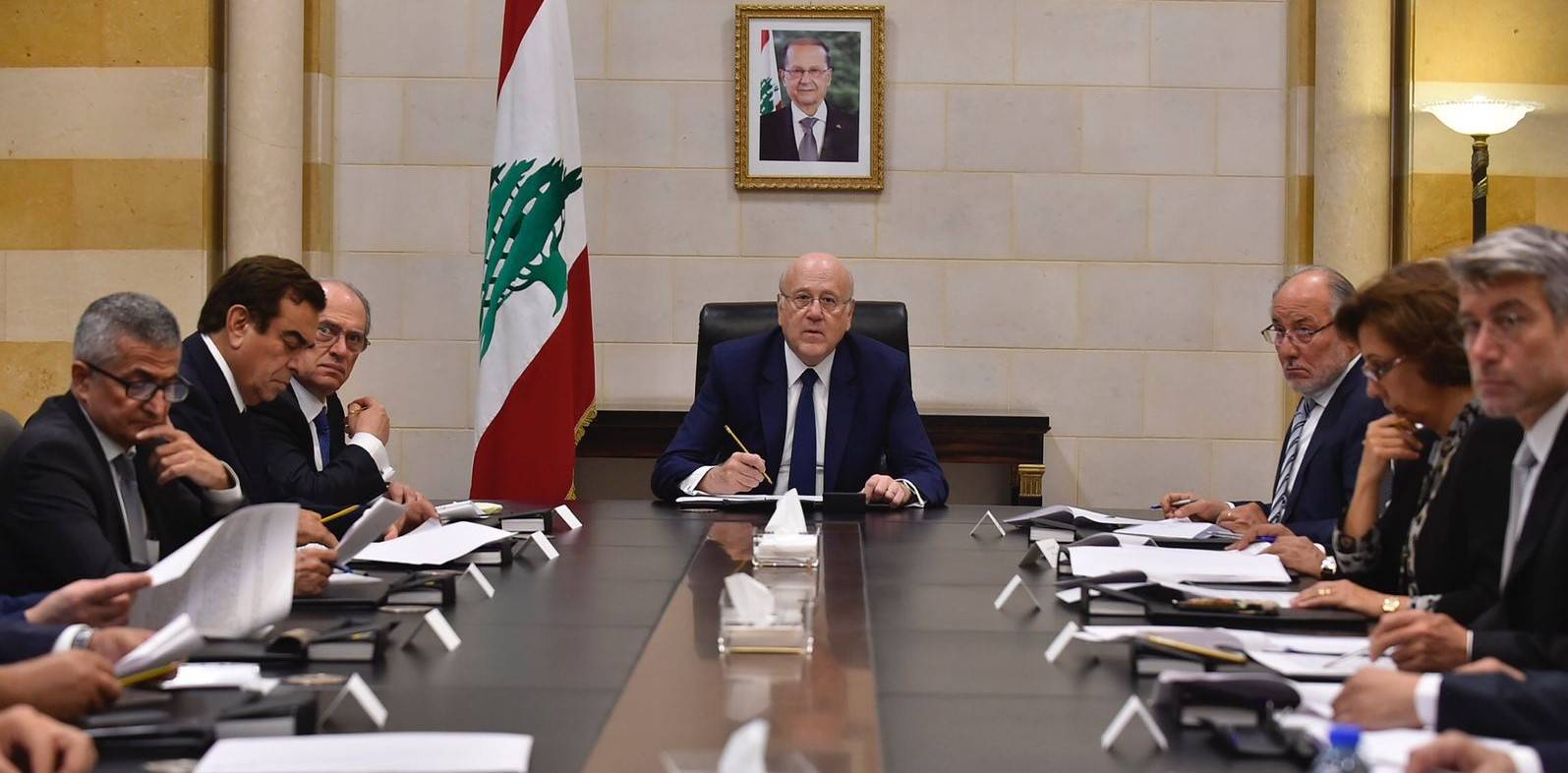 تدخل سريع ومباشر من واشنطن وباريس ومظلة حامية لحكومة ميقاتي
