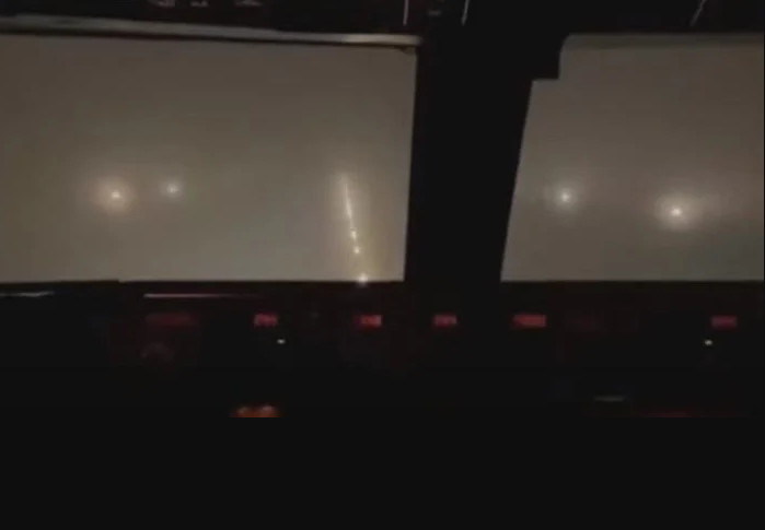 فيديو من قمرة طائرة مدنية يظهر كثافة ضباب غطى موسكو