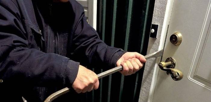 سرقوا 30 مليون ليرة من أحد المتاجر.. توقيف 3 سوريين في بعبدا وبطشاي