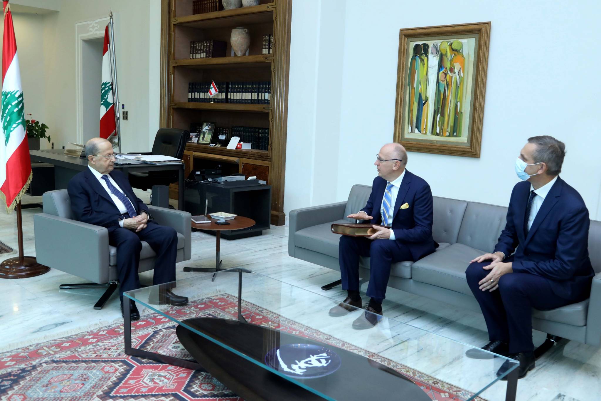 السيّد:ساطلب تأشيرة دخول الى اميركا

عون يُواصل اتصالاته لمعالجة

تداعيات قرارات دول الخليج