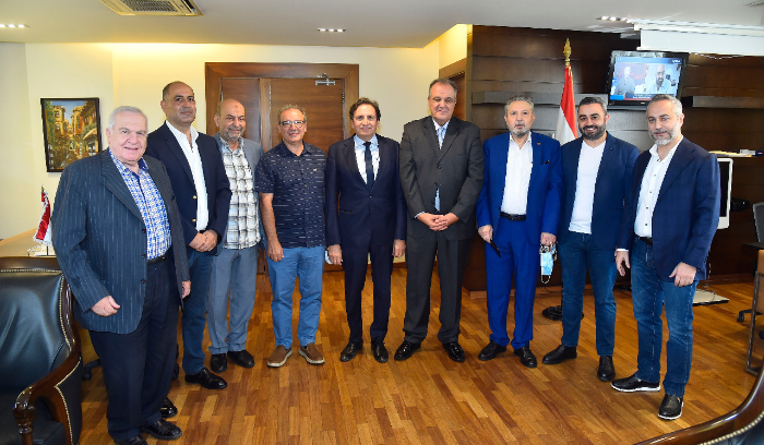 بوشكيان: لن نسمح باستمرار عمل المصانع غير المرخصة