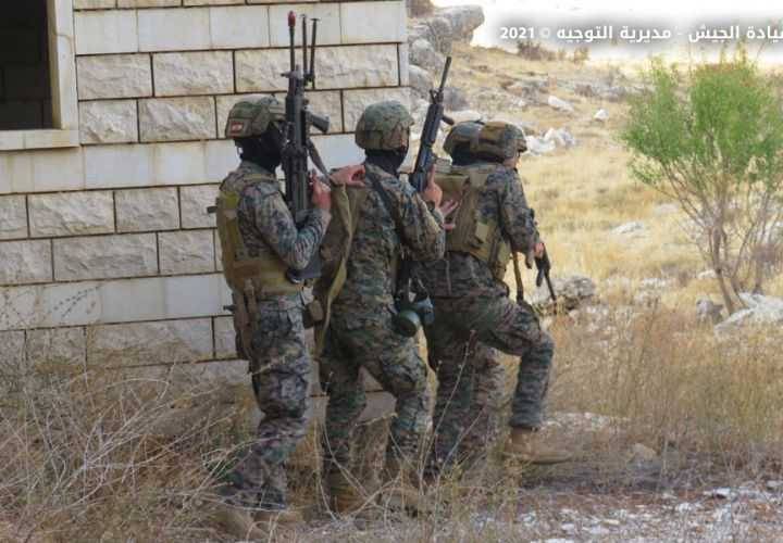 بالصور:  تمارين تدريبية تحاكي مهاجمة مجموعة إرهابية في إطار تمرين SOFEX 2021