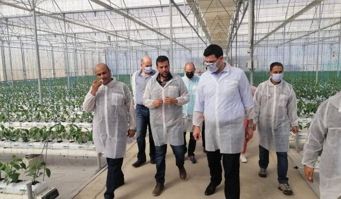 الحاج حسن يطلع على نماذج زراعية في الأردن
