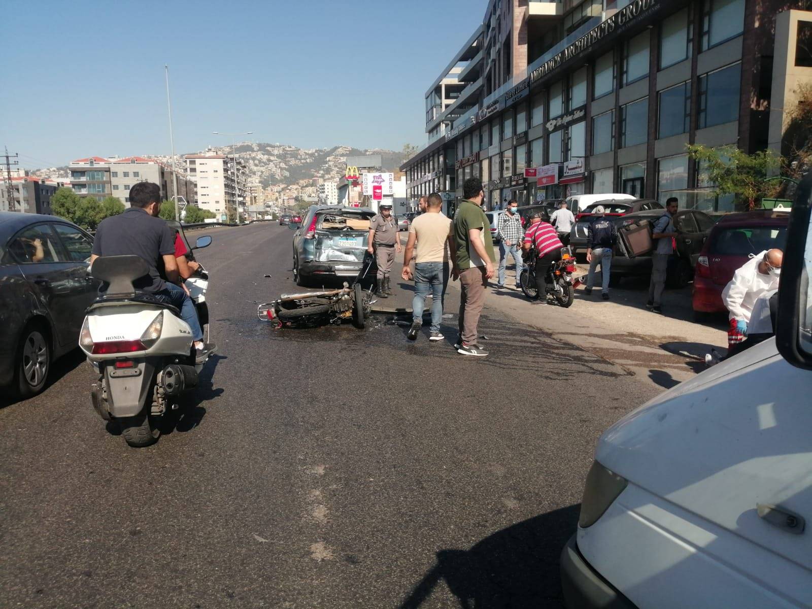 جريح بحال حرجة جراء حادث سير على أوتوستراد ساحل علما