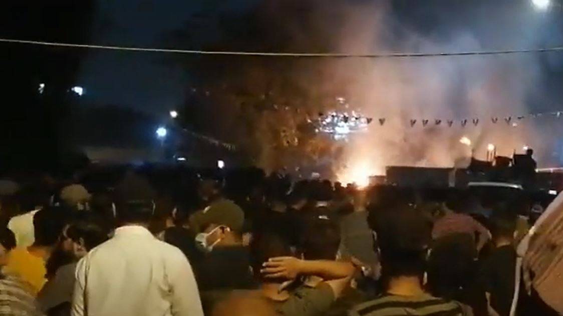 تجدّد الصدامات بين المتظاهرين والقوات الأمنية عند باب المنطقة الخضراء