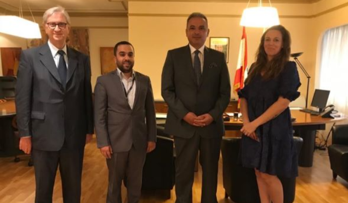 مرتضى عرض مع وفد برنامج الأمم المتحدة

لنشاطات البرنامج لتأهيل الابنية القديمة المتصدعة