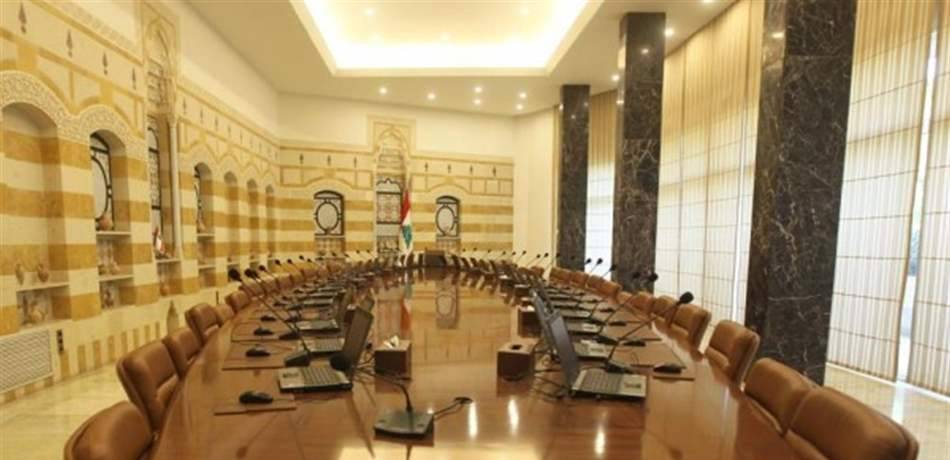 الأزمة مفتوحة على مصراعيها: تجميد عمل مجلس الوزراء 
والرضوخ لفكرة انقطاع التواصل اللبناني- السعودي