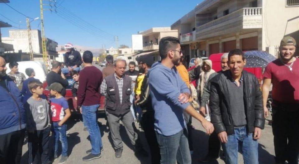 محتجون يقطعون الطريق في بعلبك