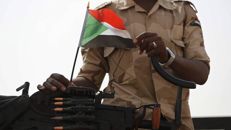 "رويترز": الجيش السوداني يشدد القيود على حمدوك مع تعثر المفاوضات