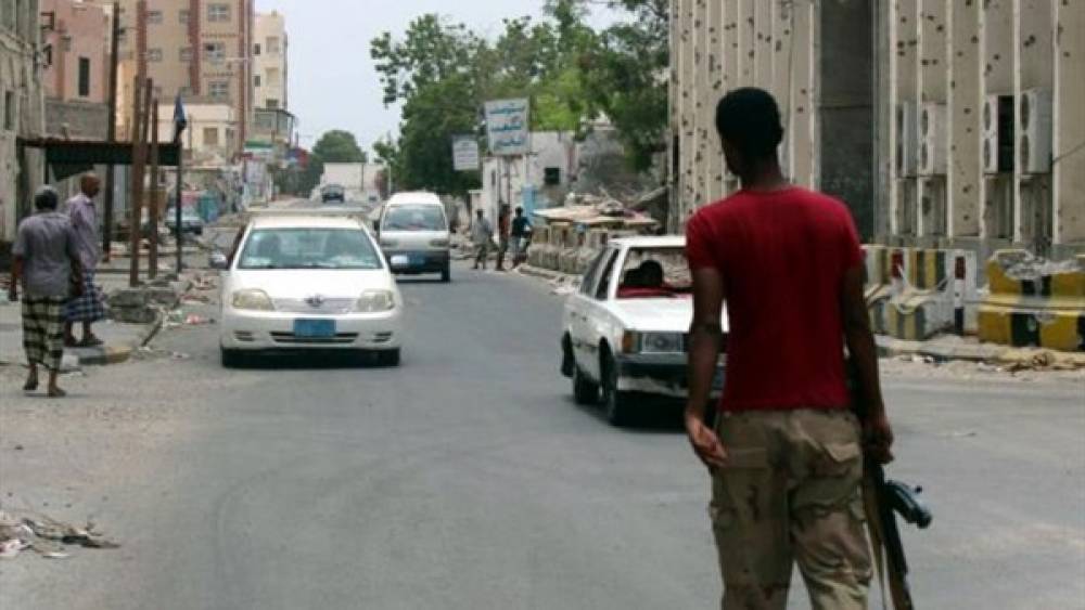 اغتيال مسؤول في عدن أمام نجله