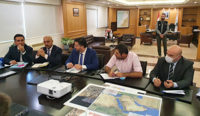 إجتماع رباعي في مكتب وزير الاشغال العامة
للبحث في ازالة الانقاض والردميات من مرفأ بيروت