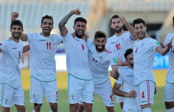سرقة نقود بعثة المنتخب الإيراني في بيروت.. وماذا في داخل الحقائب؟