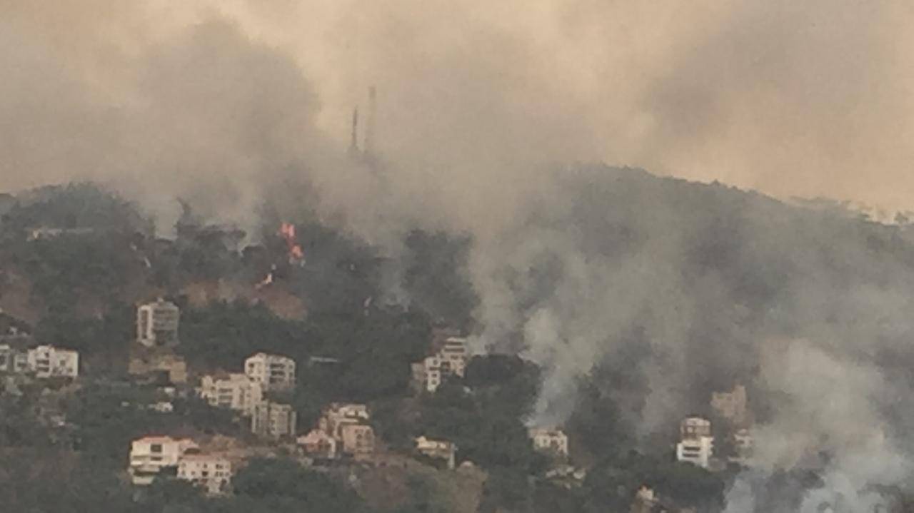 بالصورة.. حريق بيت مري يتجدد ويطرق باب المنازل