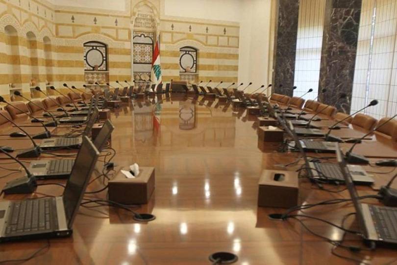 محاولات جديدة لتعويم الحكومة.. وتكتم شديد حول تفاصيل الحل
