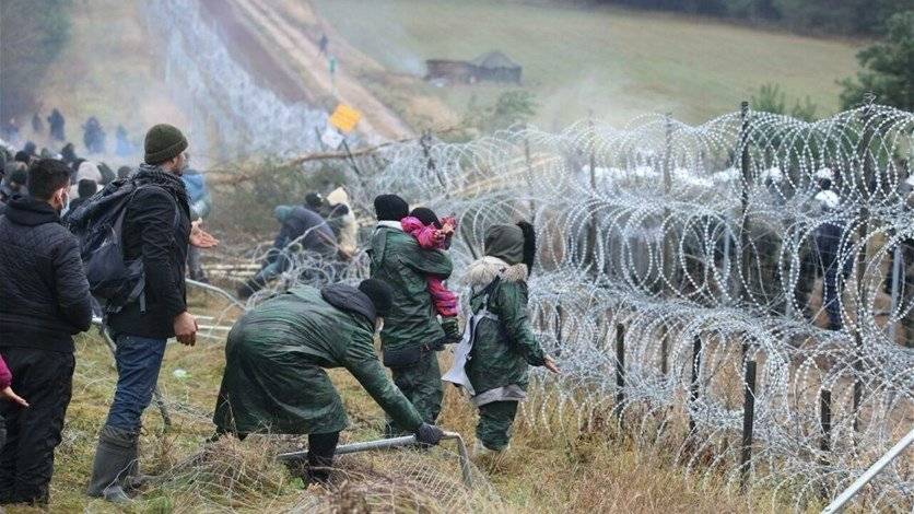 تركيا: لا علاقة لنا بأزمة المهاجرين بين بولندا وبيلاروس