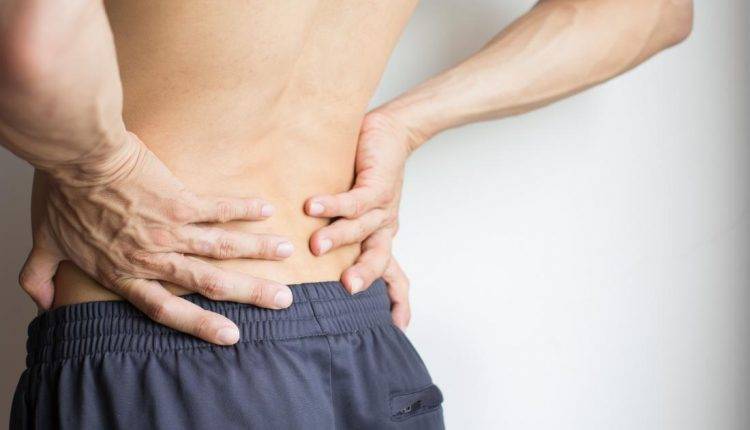 أوجاع الظهر.. بين الأسباب والعلاج