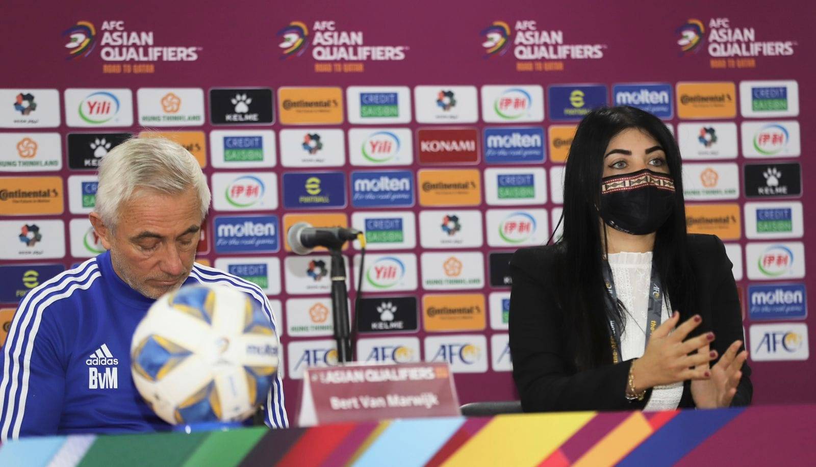 فان مارفيك: مباراتنا أمام لبنان "قوية وصعبة".. وهاشيك يؤكد على أهميتها
