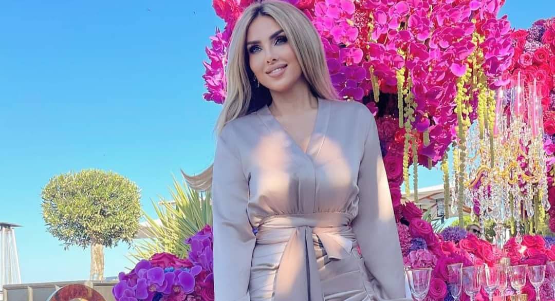 أيشا غلام تتألق في تجسيد الفنانات بالمكياج