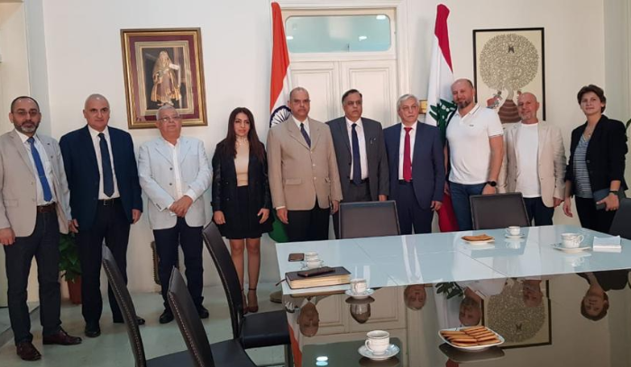 السفير الهندي يستقبل نقيب معلمي صناعة الذهب والمجوهرات