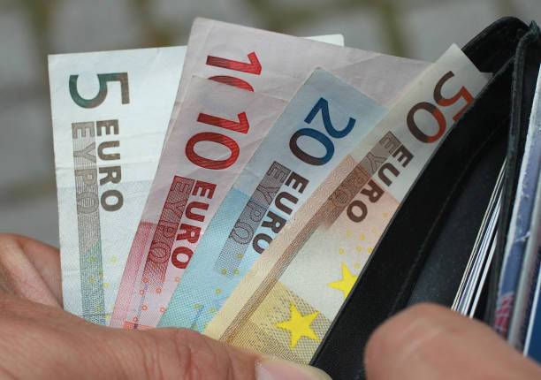 إليكم أسعار العملات العالمية لليوم  2021/11/17