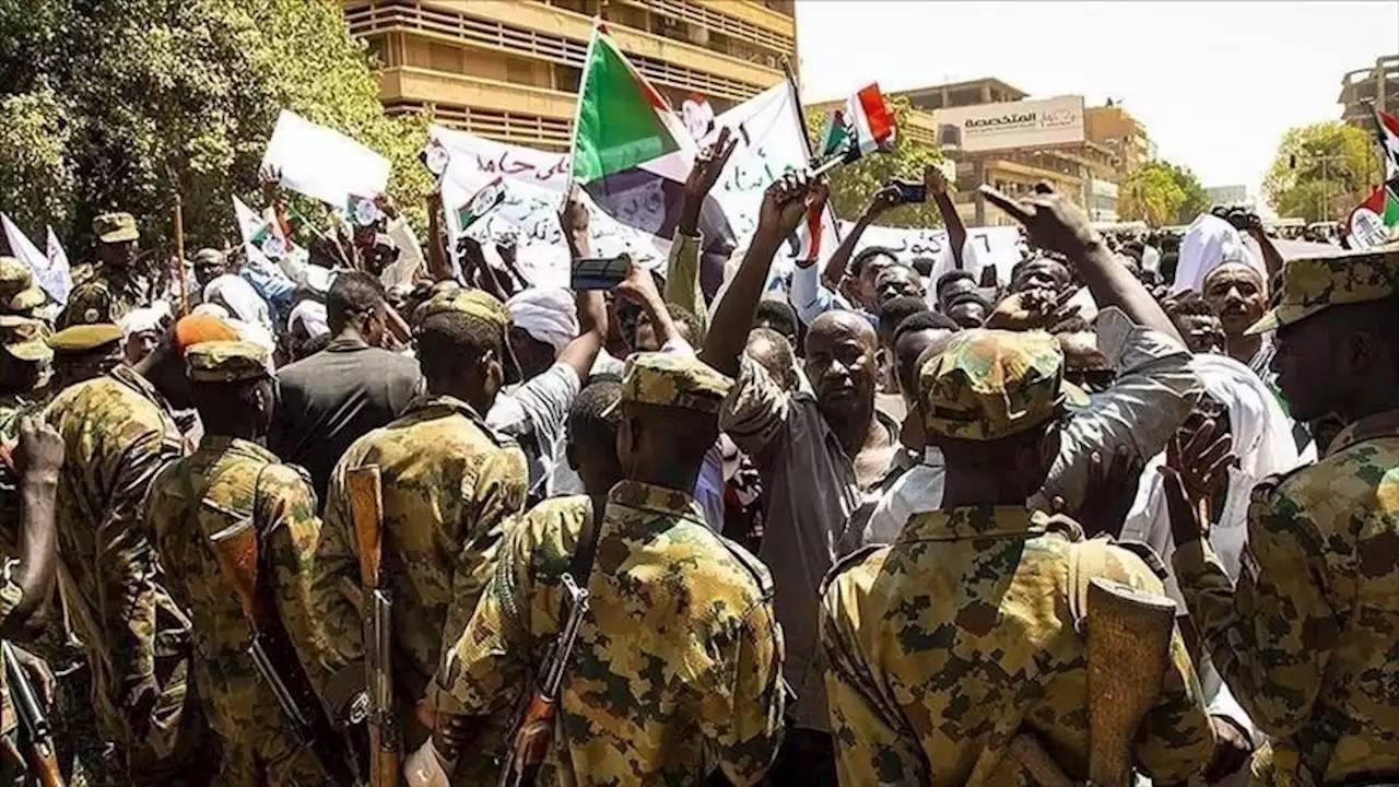 السودان: استمرار المواجهات بين القوات الامنية والمتظاهرين
الاتحاد الاوروبي: نحذر من عواقب وخيمة.. وندين استخدام العنف