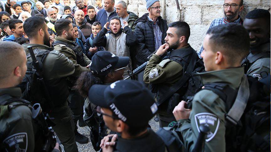 بالصور - عملية فدائية صباحية في القدس توقع إصابات بين افراد شرطة العدو.. واستشهاد منفذها
