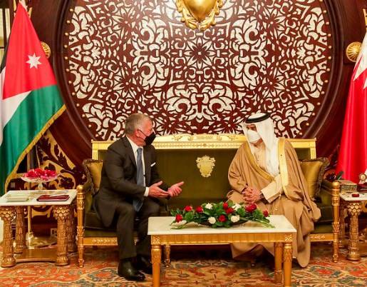 الملك عبدالله الثاني ونظيره البحريني يبحثان تطورات الملف السوري