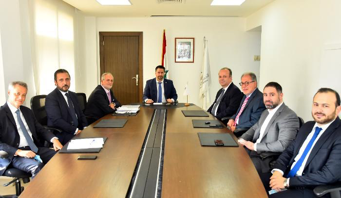 المؤسسة الوطنية للضمان الالزامي بحثت
مع سلام وهارون اوضاع التامين