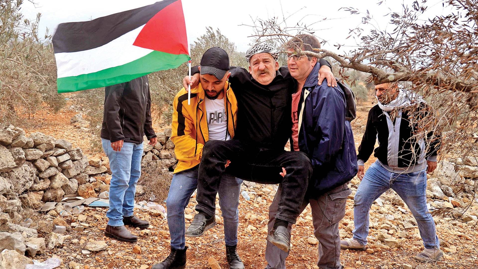 مستوطنون يقتحمون حي الشيخ جراح في القدس المحتلة
إصابة عشرات الفلسطينيين جراء قمع الاحتلال التظاهرات في نابلس
